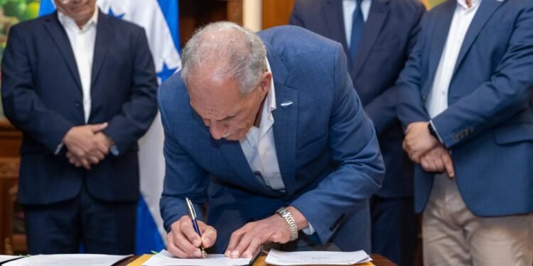 Honduras congela el precio del cemento tras advertencias por posible alza y escasez