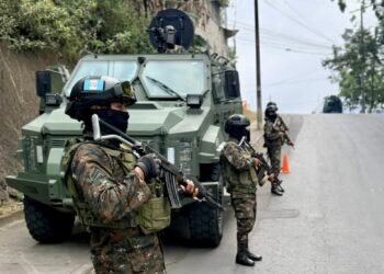 Ejército de Guatemala reporta ataque armado en frontera con Honduras tras ingreso irregular de vehículos