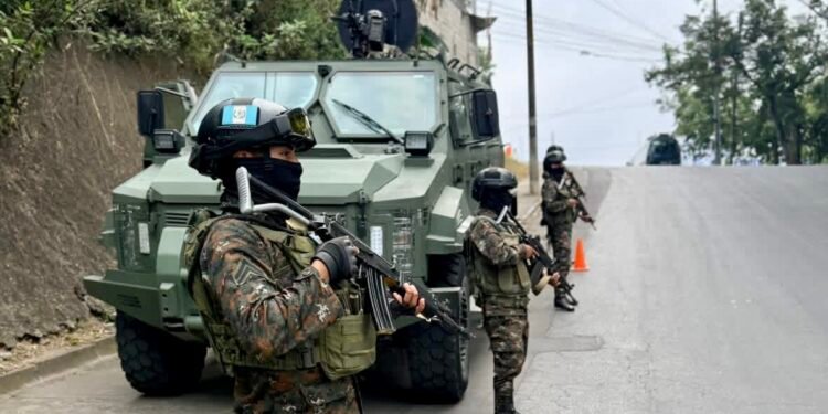 Ejército de Guatemala reporta ataque armado en frontera con Honduras tras ingreso irregular de vehículos