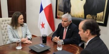 Presidente de Panamá y María Corina Machado analizan salida democrática para Venezuela