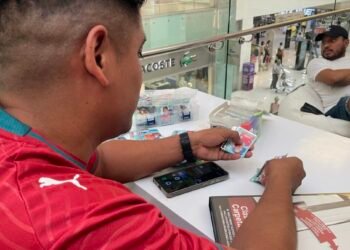 Álbum del Mundial 2026 desata la fiebre futbolera en Centroamérica con la colección más grande de la historia