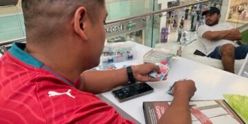 Álbum del Mundial 2026 desata la fiebre futbolera en Centroamérica con la colección más grande de la historia