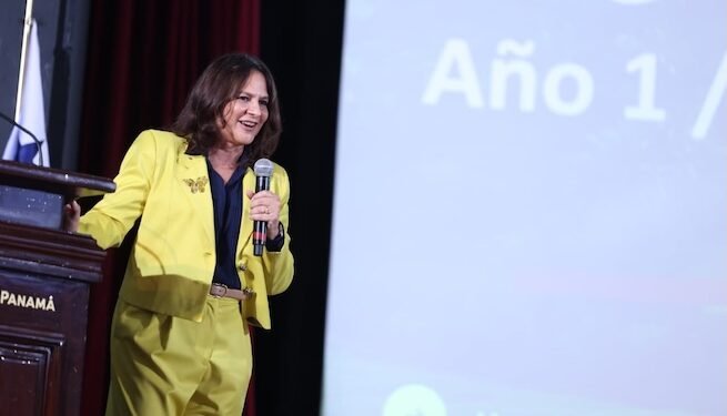 Ilya Espino se convierte en la primera mujer en ser administradora del Canal de Panamá