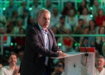 Esquemas de lavado de dinero y transferencias a Panamá en investigación a expresidente español Rodríguez Zapatero