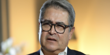 Juan Orlando Hernández se declara víctima de “una operación política internacional”