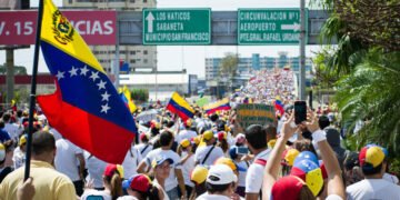 Canciller guatemalteco aboga por transición democrática en Venezuela y fustiga a la dictadura nicaragüense