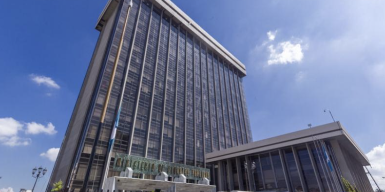 Moody’s mantiene a Guatemala a un paso del grado de inversión