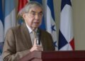 Expresidente costarricense Óscar Arias critica a Trump y Chaves por retiro de visas a directivos de La Nación
