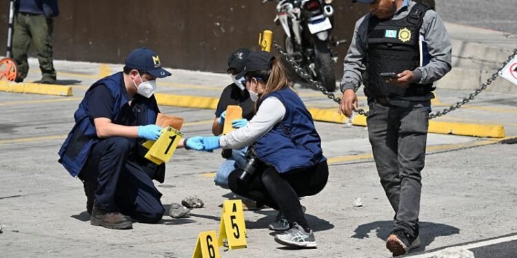 Guatemala traslada a Juzgados de Mayor Riesgo casos por ataques que dejaron 11 policías muertos