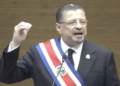 El presidente costarricense se despide con su estilo confrontativo, fustigando al Poder Judicial