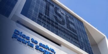 La oposición salvadoreña se queda sin representación en tribunal electoral tras últimas reformas constitucionales
