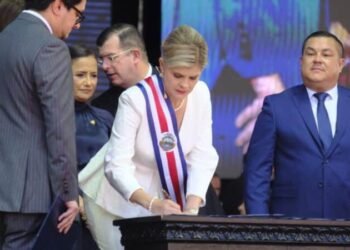 Laura Fernández emite primer acuerdo presidencial para juramentar a nuevo gabinete de gobierno costarricense