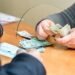 Migrantes en EE.UU. bajo presión: nueva vigilancia bancaria amenaza envío de remesas