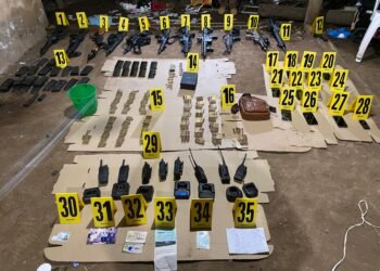 Guatemala confirma el desmantelamiento del mayor narcolaboratorio del país: encuentran dinero, armas y cocaína en frontera con México