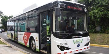 Usuarios de autobuses en Costa Rica dejan más de 50 toneladas de basura al mes