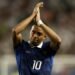 Una fiesta de Mbappé pasada por agua y Francia está en la siguiente ronda