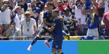 Bosnia elimina a Catar y se aferra al sueño de los dieciseisavos