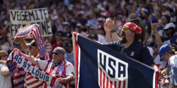 Estados Unidos gana 2-0 a Australia y clasifica a dieciseisavos