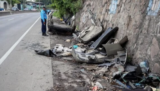 Alcaldía de la capital salvadoreña usa cámaras y altavoces inteligentes para sancionar a quienes tiran basura en las calles