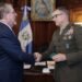 Guatemala y EE UU refuerzan alianza contra los cárteles tras reunión de Arévalo con jefe del Comando Sur
