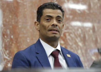 Fiscal de Costa Rica propone que la DEA y el FBI realicen el polígrafo para autoridades y a la presidenta Fernández