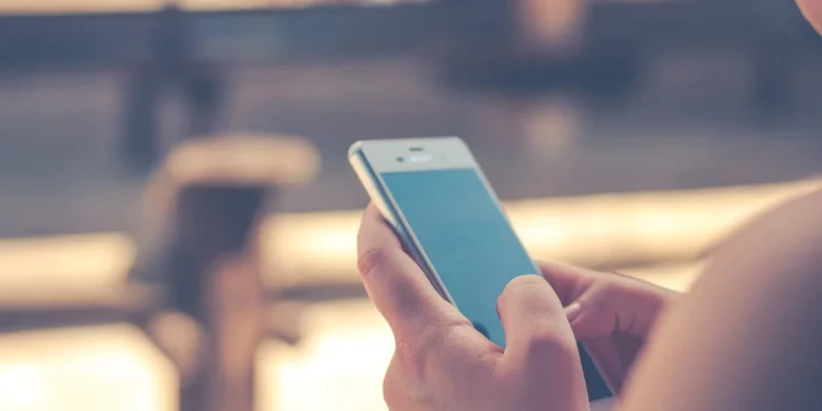 Telefonías móviles tienen 18 meses para bloquear mensajes fraudulentos en Costa Rica