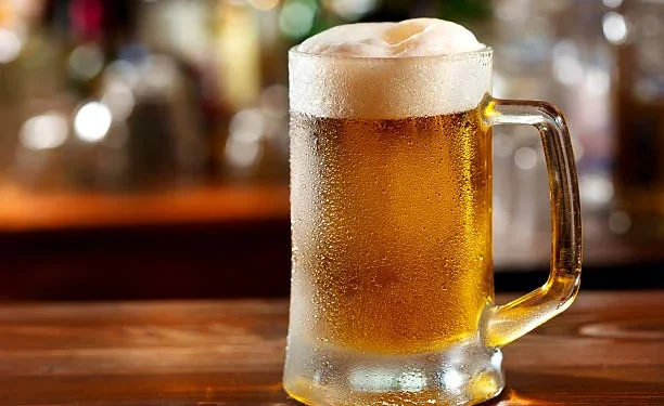 Diputados aprueban en primer debate patrocinio de bebidas alcohólicas en eventos deportivos en Costa Rica