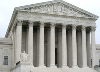 La Corte Suprema de EEUU mantiene ciudadanía por nacimiento