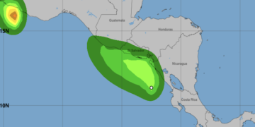 Baja presión se convierte en depresión tropical frente a costa nicaragüense y amenaza con inundaciones a Centroamérica