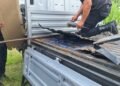 Policía guatemalteca decomisa 72 paquetes de cocaína ocultos en camión abandonado