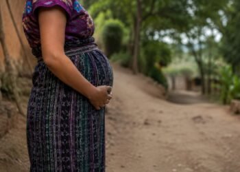 Cada 10 minutos una adolescente da a luz en Guatemala: más de 56 mil nacimientos en un año mantienen la alarma