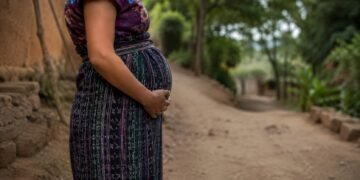 Cada 10 minutos una adolescente da a luz en Guatemala: más de 56 mil nacimientos en un año mantienen la alarma