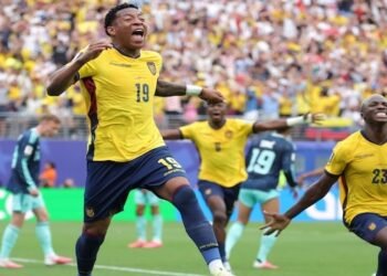 Ecuador avanza y España define hoy el liderato de grupo