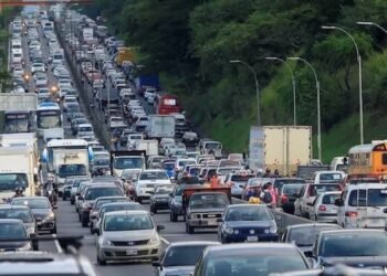 Casi la mitad de hogares costarricenses tiene vehículo propio