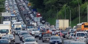 Casi la mitad de hogares costarricenses tiene vehículo propio