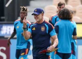 España y Uruguay buscan reaccionar en la jornada de este domingo en el Mundial