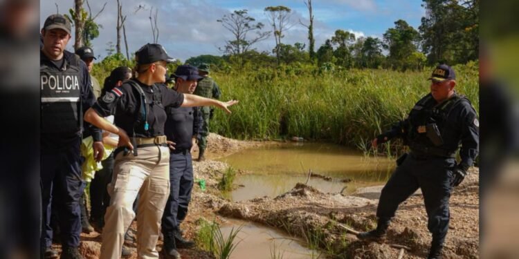 La presidenta costarricense teme llegada masiva de mineros ilegales desde Nicaragua por culpa de empresas chinas