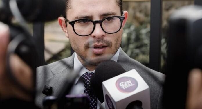 Ministro costarricense denuncia a 33 fiscales por supuesto incumplimiento de deberes en casos sobre ingresos de ilícitos a cárceles