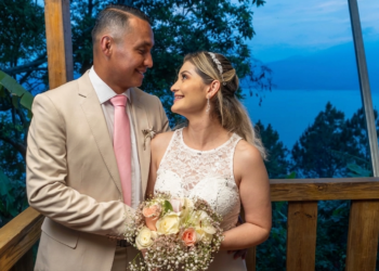 Árbitro salvadoreño Iván Barton se habría casado antes de su creciente protagonismo en el Mundial