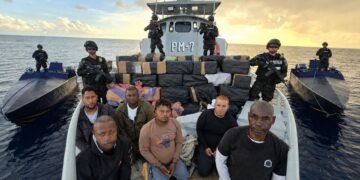 El Salvador decomisa 6.68 toneladas de cocaína en altamar