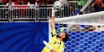 Vozinha, de portero a Superman de Cabo Verde tras frenar a España en el Mundial