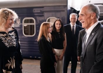 Mandatario hondureño llega a Ucrania para reunión bilateral con Volodímir Zelenski