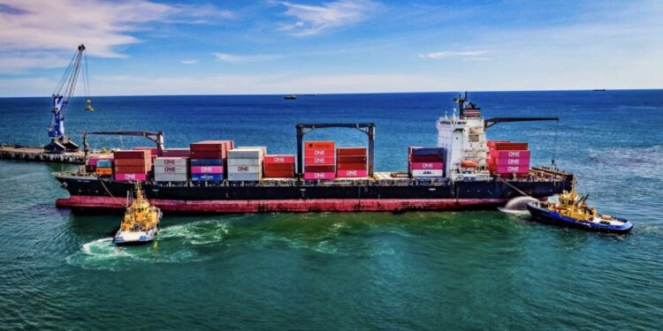 El Salvador amplía rutas navieras con llegada de Ocean Network Express al Puerto de Acajutla