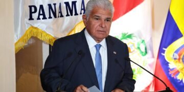 Presidente de Panamá advierte sobre presiones a las democracias durante conmemoración histórica regional