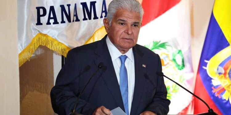Presidente de Panamá advierte sobre presiones a las democracias durante conmemoración histórica regional