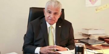 Presidente de Panamá y mandatario electo de Colombia acuerdan alianza contra narcotráfico y proyectos de inversión