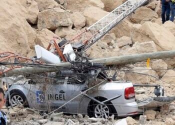 Equipos de rescate en Honduras continúan búsqueda de dos personas soterradas tras derrumbe en Tegucigalpa
