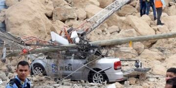 Equipos de rescate en Honduras continúan búsqueda de dos personas soterradas tras derrumbe en Tegucigalpa