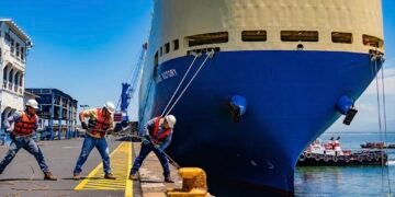 El Salvador invertirá más de $500 millones para ampliar el puerto de Acajutla