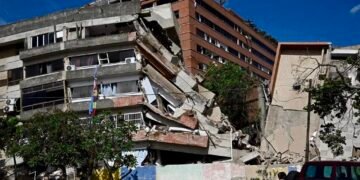 Centroamérica no reporta víctimas tras terremotos en Venezuela mientras continúan labores de rescate